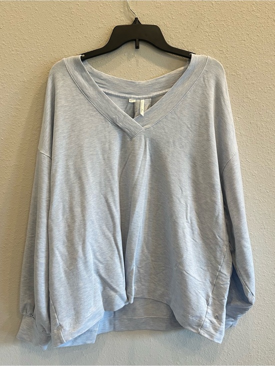 Travis Mathew Tops - TravisMathew Light Blue V Neck Sweatshirt XXL Coastal Casual